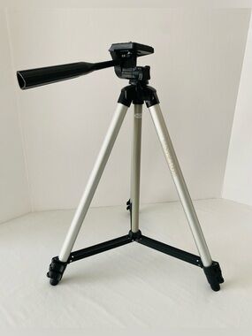 Vanguard Aluminum Camera Tripod with Pan Handle